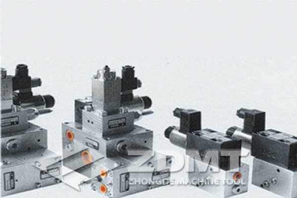 液壓系統.jpg 液壓系統.jpg