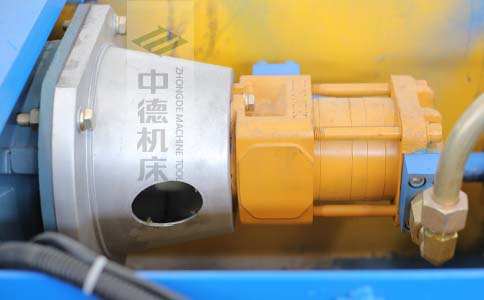 ZDPK-6325采用國內(nèi)一流品牌電機(jī)及油泵,動(dòng)力強(qiáng)勁,噪音低.jpg ZDPK-6325采用國內(nèi)一流品牌電機(jī)及油泵,動(dòng)力強(qiáng)勁,噪音低.jpg