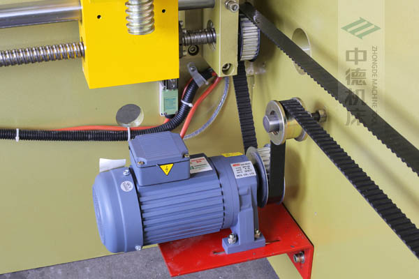 ZDP-4022強扭矩電機，后退料迅速，鋼絲同步帶精確更靜音.jpg